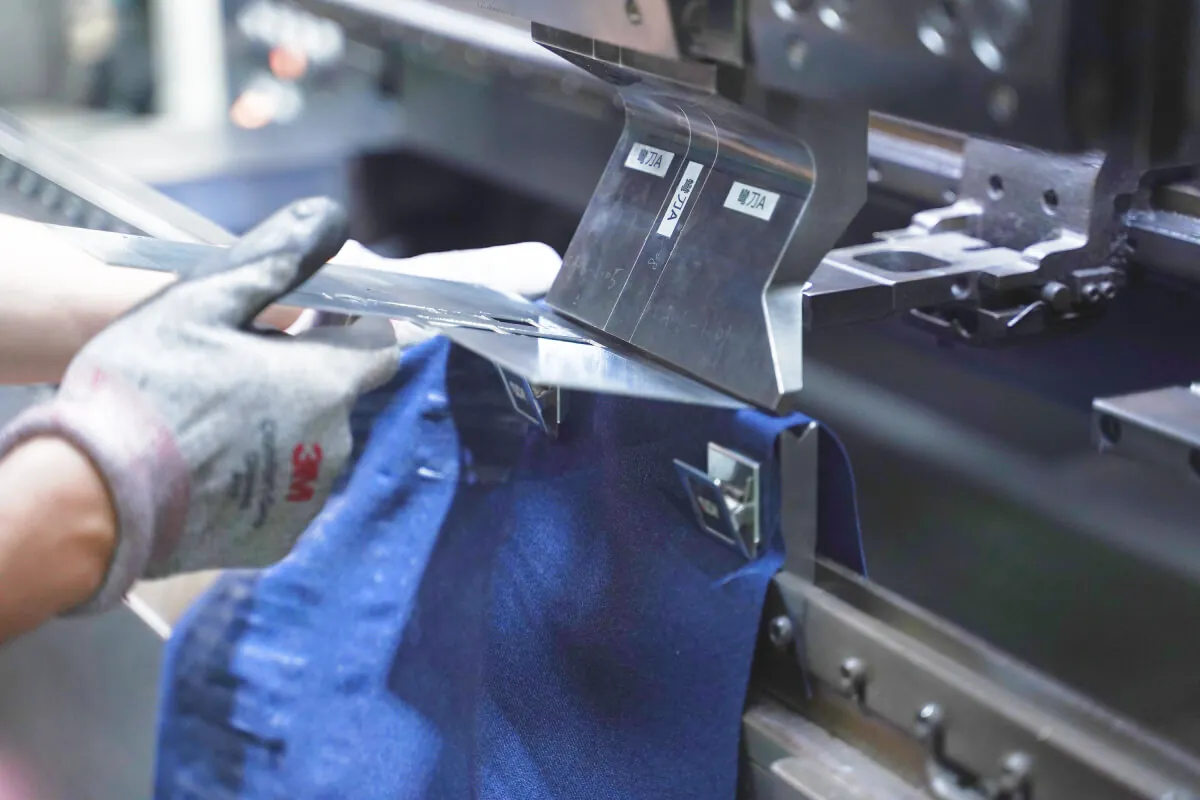 Folding sheet metal enclosure boxes for electronics